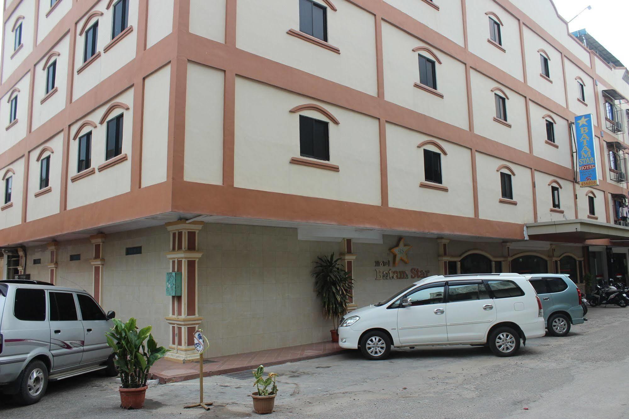 Batam Star Hotel Bagian luar foto