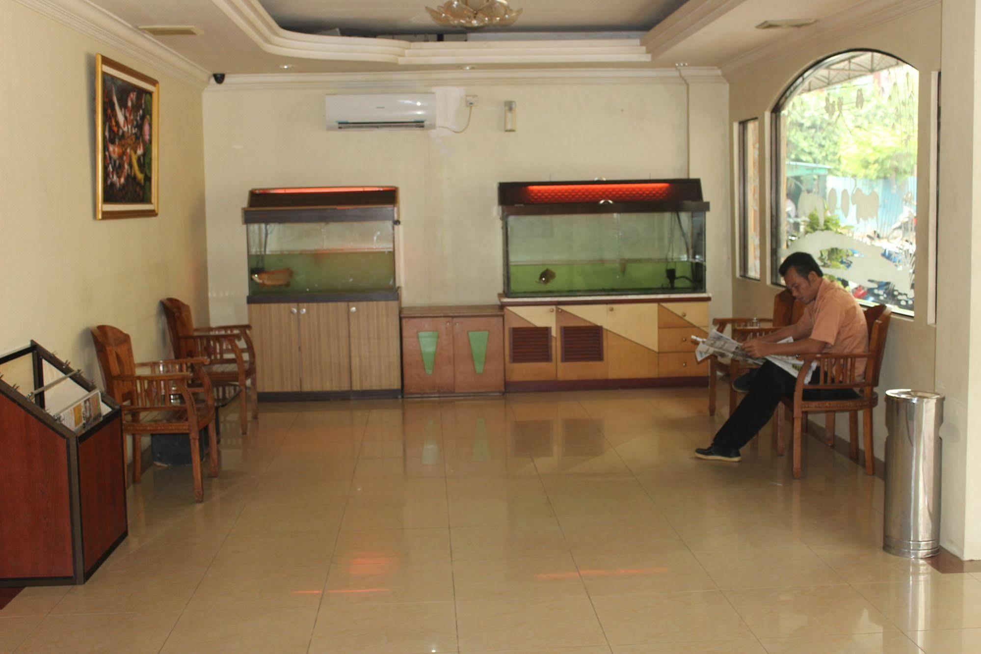 Batam Star Hotel Bagian luar foto