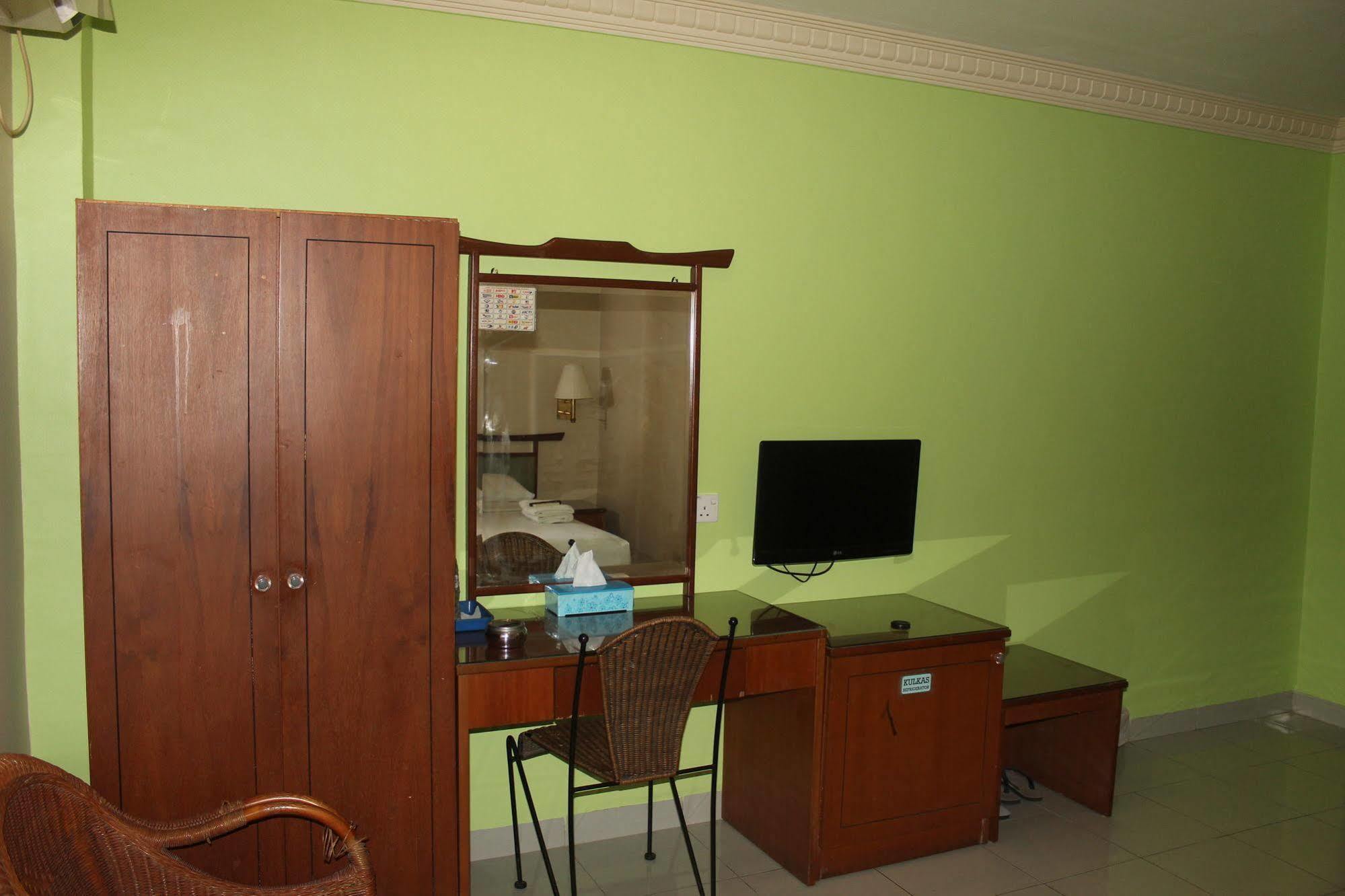 Batam Star Hotel Bagian luar foto